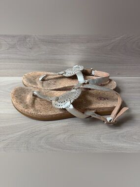 Ugg Ayden Sandals Sz 9 Gold Metallic Cork 1099857